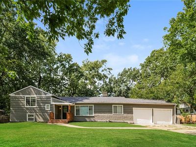 7606 Ward Pkwy