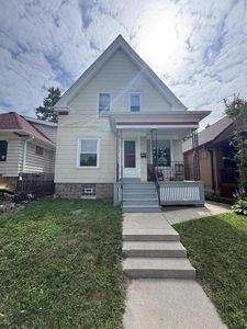 3222 North Newhall STREET