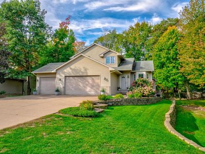 23084 Havelka Ct N