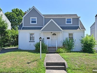 15-11 Parmelee Ave