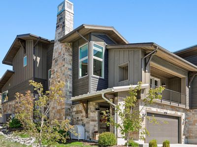 647 E Silver Hill Loop