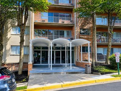 5801 Quantrell Ave APT 206