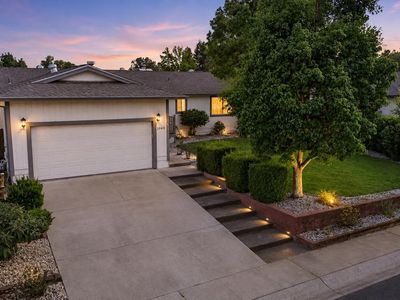 1043 Goodview Way