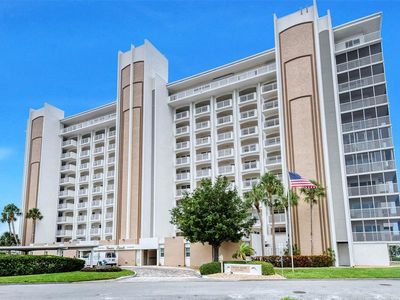 633 Alhambra Rd APT 605