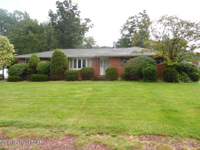6 Colonial Dr