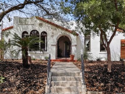 315 CLUB DR