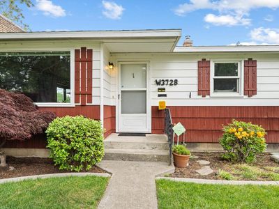 3728 W Rockwell Ave