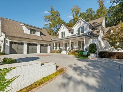 935 Peachtree Battle Ave NW