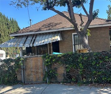 4860 Edison St