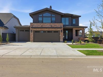 1041 E East Snag St