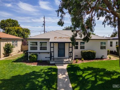 2907 Truxtun Ave