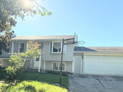 400 Crestmoor Dr