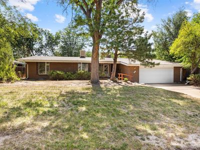 586 S Olive Way