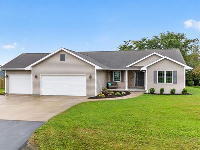 3875 Duchess Ln