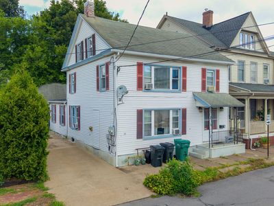 25-27 E Front St
