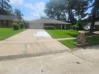 9621 Royalton Dr