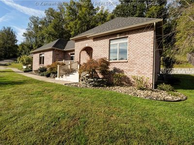 Property at 13 Keeneland Ln, Hurricane, WV