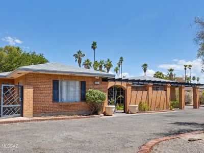 300 N Country Club Rd
