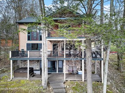 134 N Lake Loop