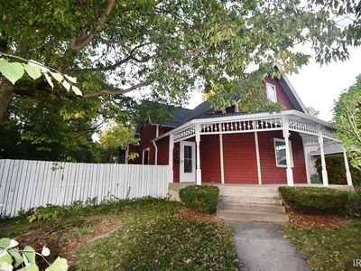 300 E Armstrong St