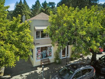 34 Sunnyside Avenue