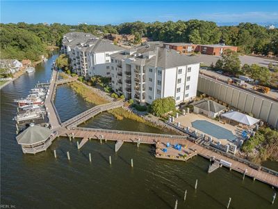 1284 Laskin Rd APT 301