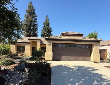 2368 E El Paso Ave