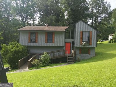 Property at 6949 Merrywood Dr, Fairburn, GA