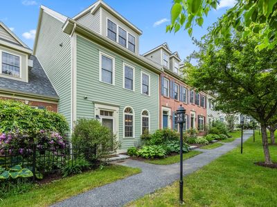 7 Shadow Brook Drive