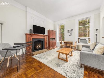 302 W 102nd St APT 2