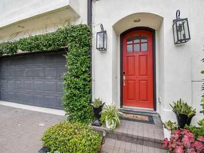 2230 Lakeshore Edge Dr