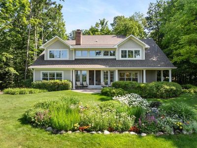 272 Meadows Ln