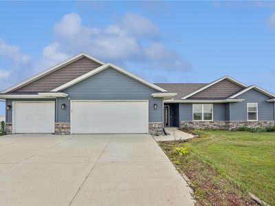Property at 103 Viking Dr, Vinton, IA