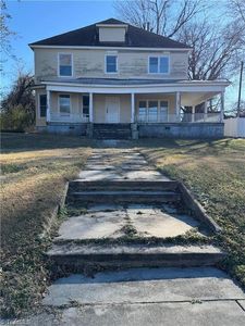 409 Lindsey St #A-b