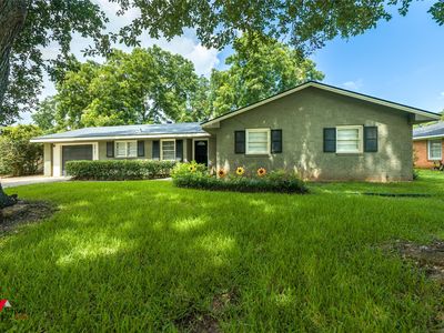 4421 Fern Ave