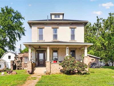 Property at 327 N 3rd St, Greenville, IL