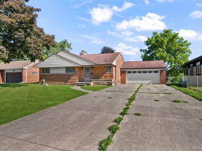 25212 Fairway Dr