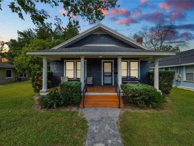 1121 Josephine St