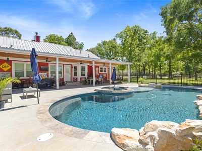9895 Hickory Ridge Dr