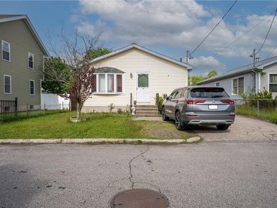 102 Kenmore St