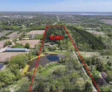 W207S8686 Hillendale DRIVE