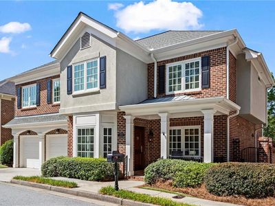1138 Fairway Gdns NE