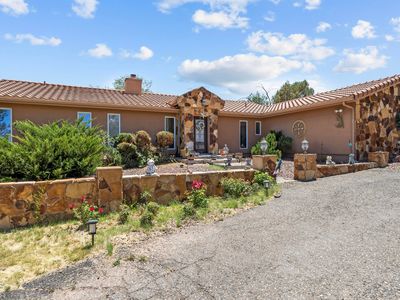 885 W Rolling Hills Rd