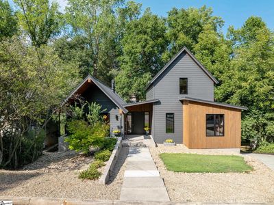 14 Russell Ave