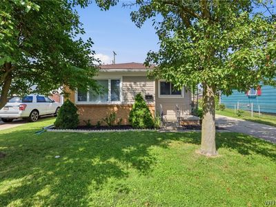 220 Bissell Ave