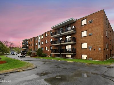 1000 Governors Dr APT 4
