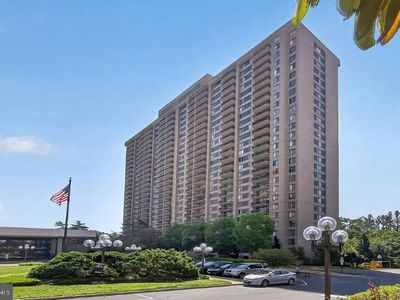 3705 S George Mason Dr APT 706S