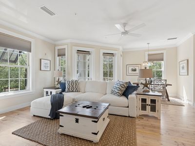 104 N Barrett Sq #2D