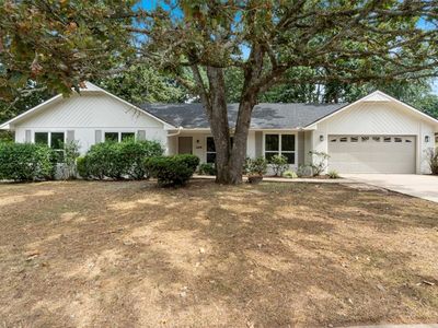 2408 N East Oaks Dr