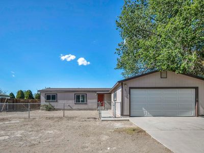 1090 Green Valley Dr